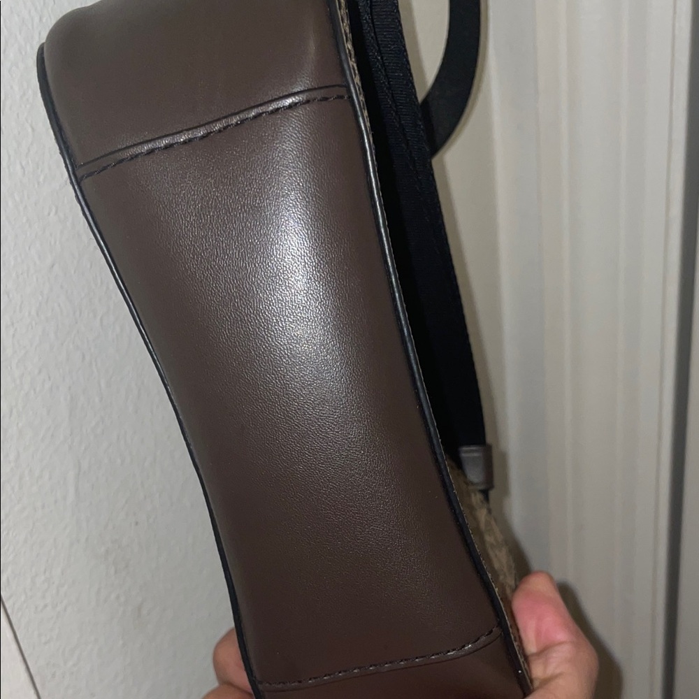 Michael Kors Tan and brown purse and Gucci key holder - Picture 9 of 14